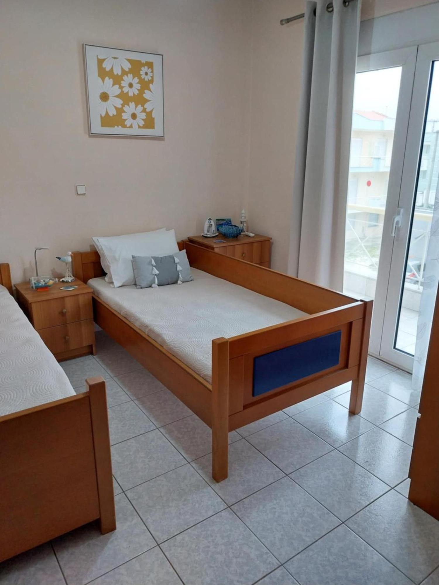 Elegant Apartment Near The Beach Néa Péramos Eksteriør billede
