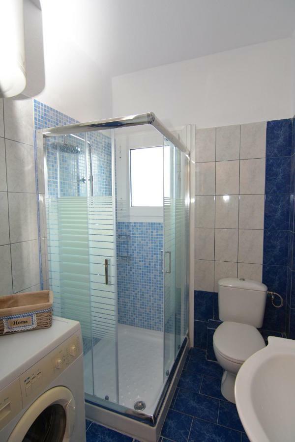Elegant Apartment Near The Beach Néa Péramos Eksteriør billede