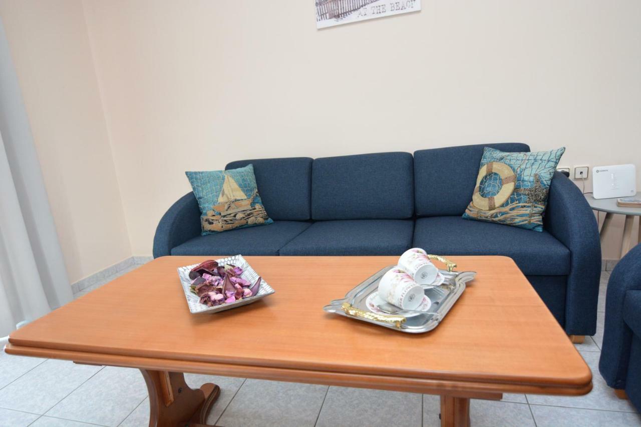 Elegant Apartment Near The Beach Néa Péramos Eksteriør billede