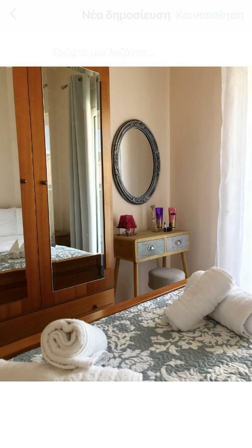 Elegant Apartment Near The Beach Néa Péramos Eksteriør billede